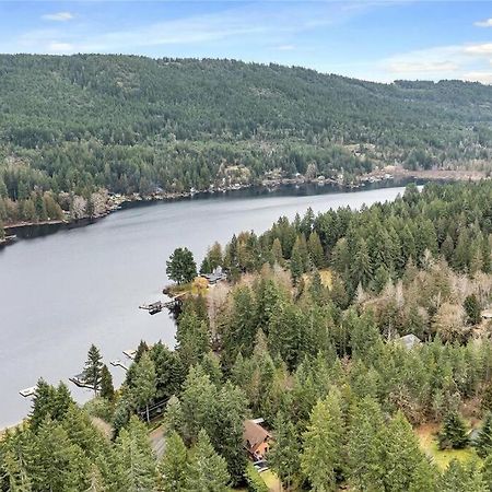 Chalet Style Cottage Near Shawnigan Lake Экстерьер фото