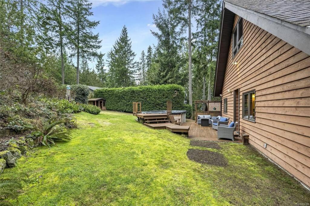 Chalet Style Cottage Near Shawnigan Lake Экстерьер фото